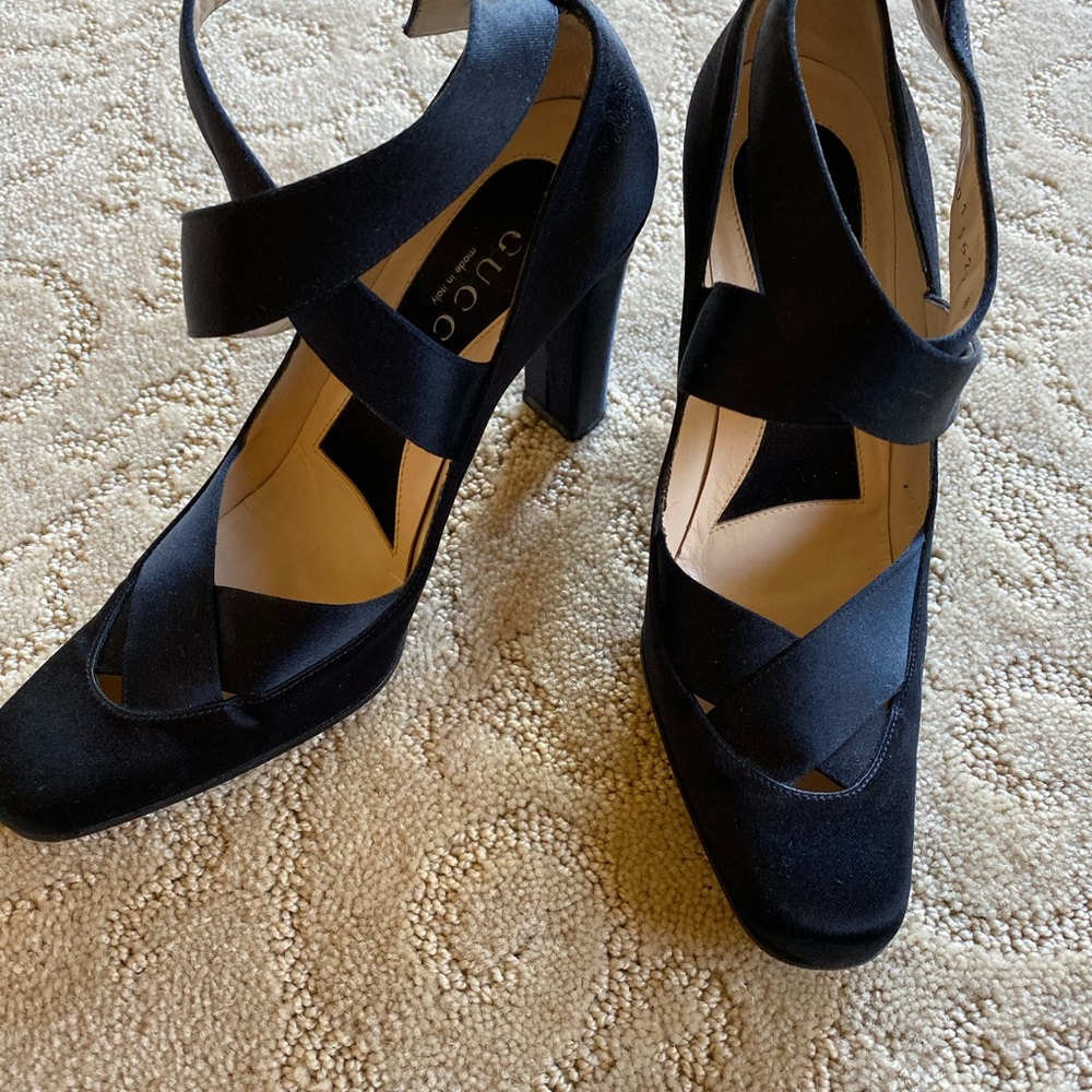 Gucci pumps